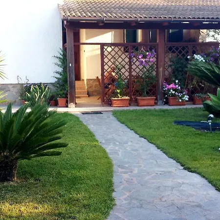 Holiday home Casa Vacanze Gli Oleandri